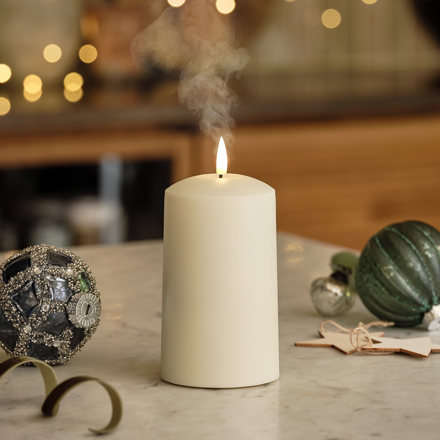 TruGlow AIR® Portable Candle Diffuser & Citronella, Bergamot & Lemon Diffuser Oil Bundle