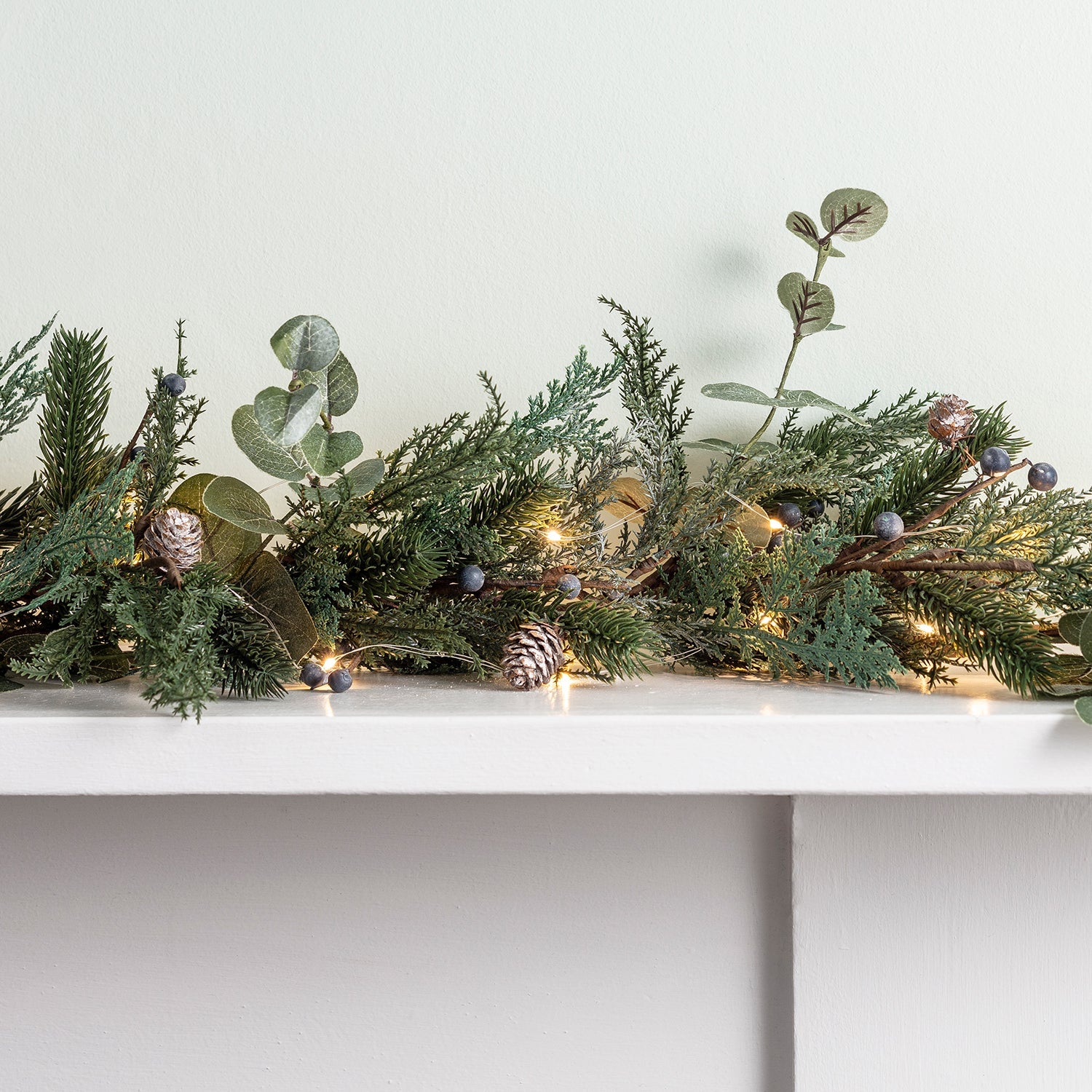 2m Pre Lit Berry and Pinecone Garland