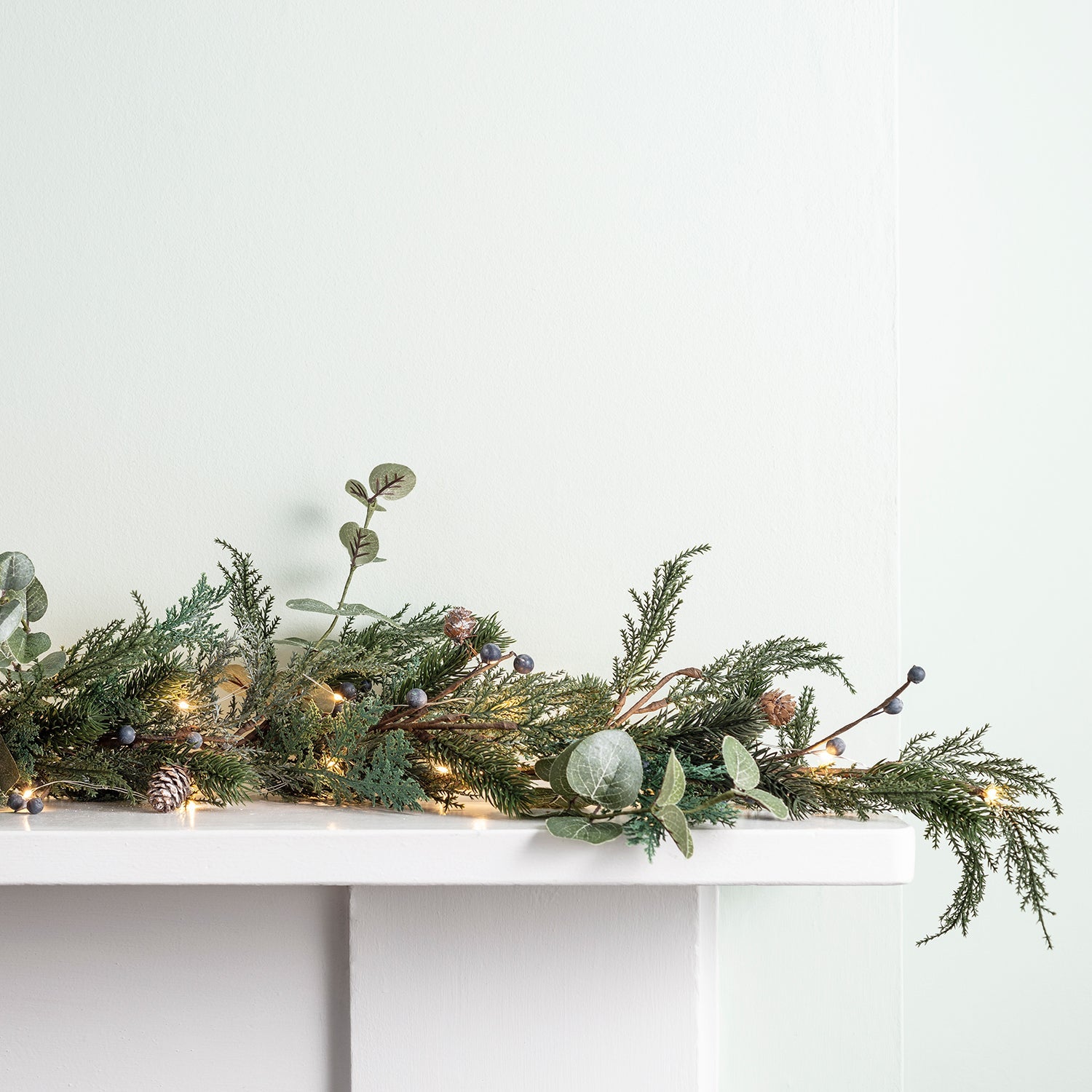2m Pre Lit Berry and Pinecone Garland
