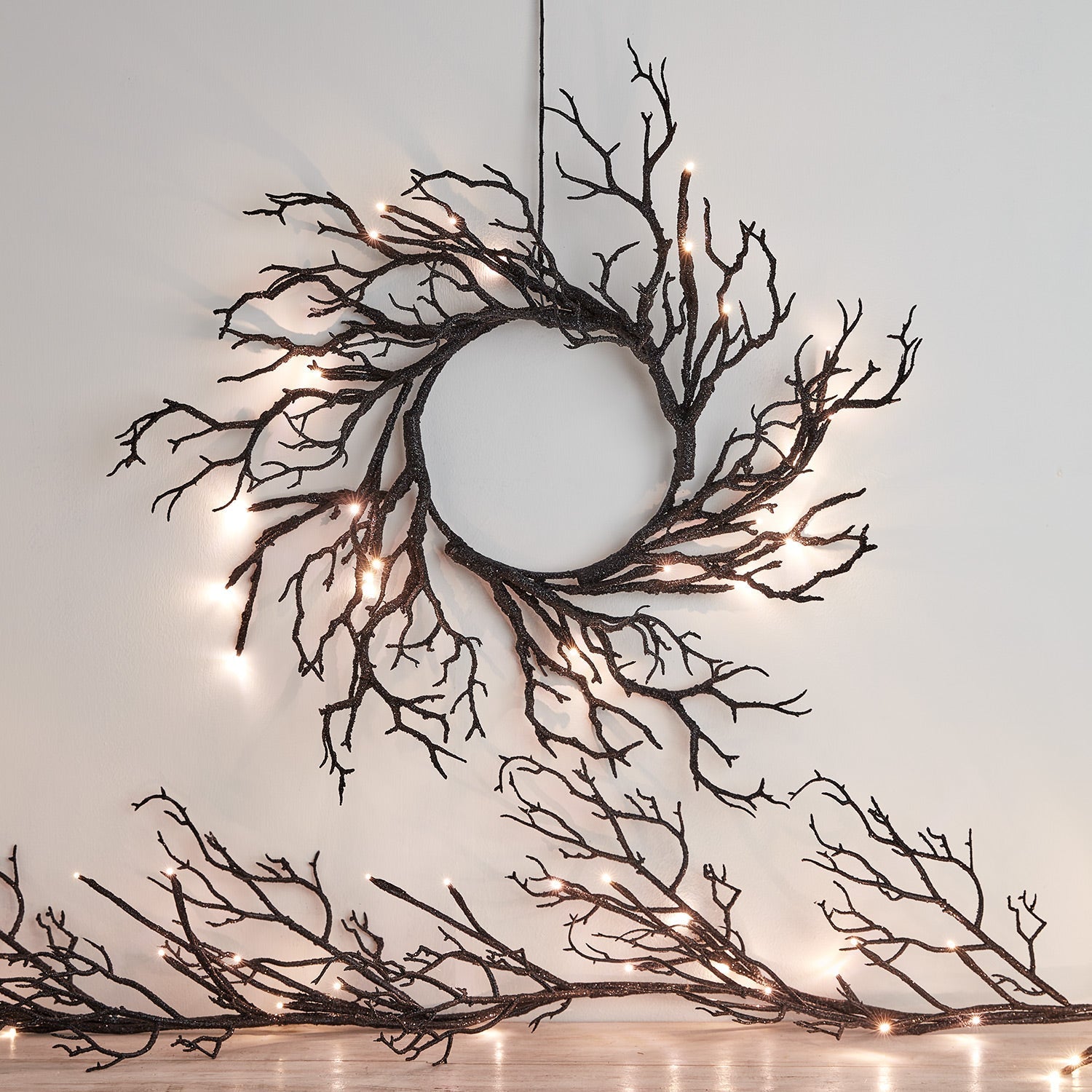 Pre Lit Black Glitter Halloween Wreath & Garland