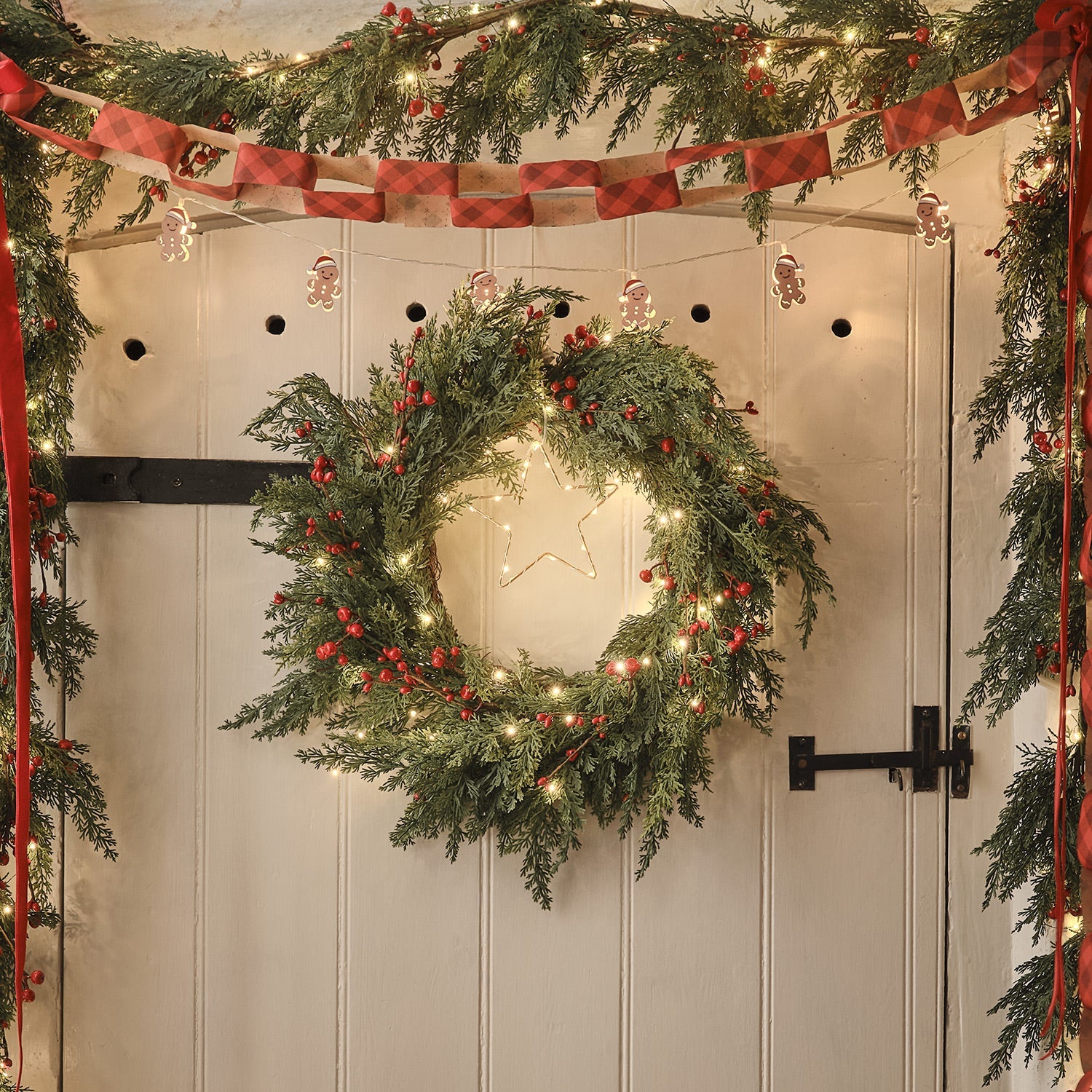1.5m Pre Lit Red Berry Christmas Garland