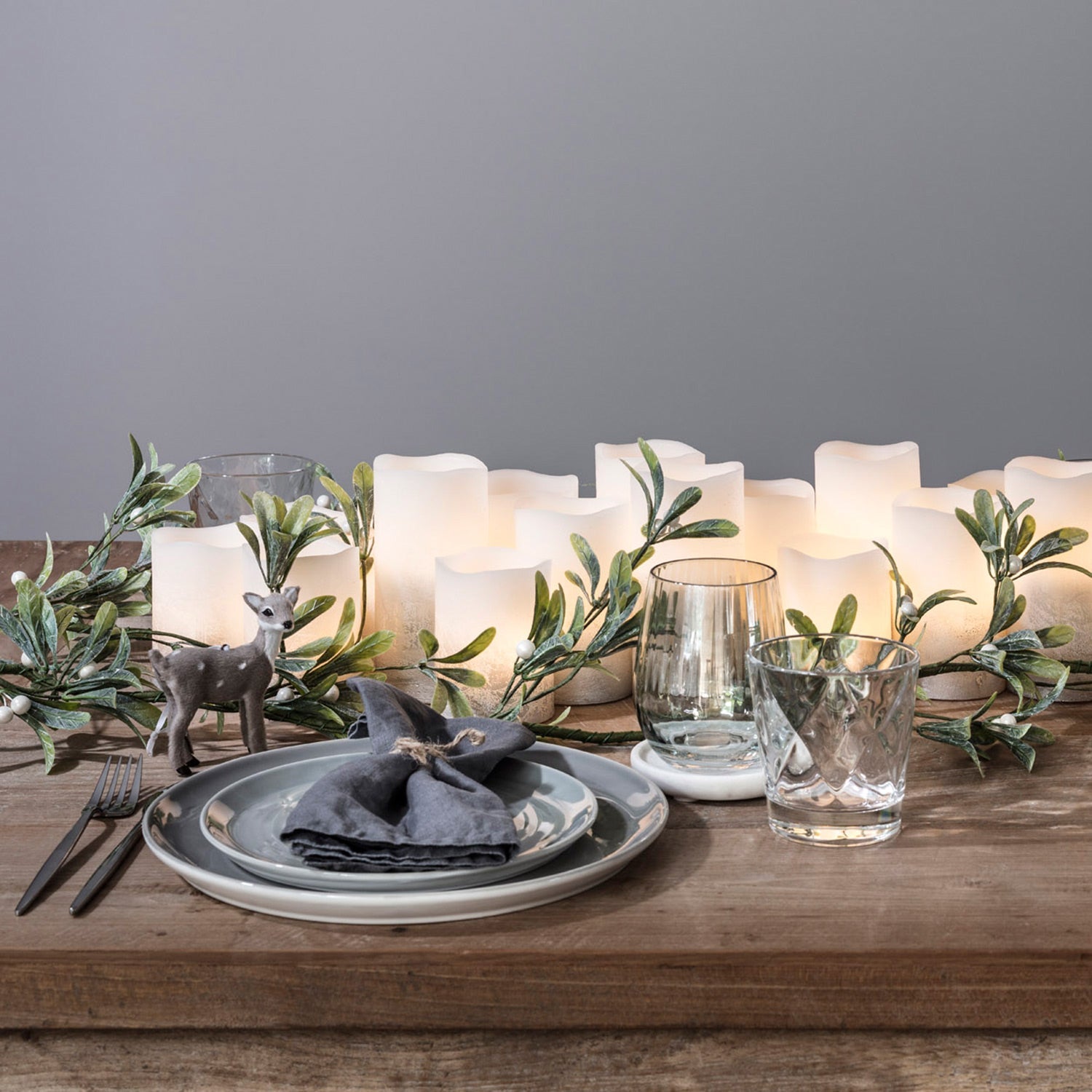 1.5m Pre-Lit Christmas Mistletoe Garland Mistletoe