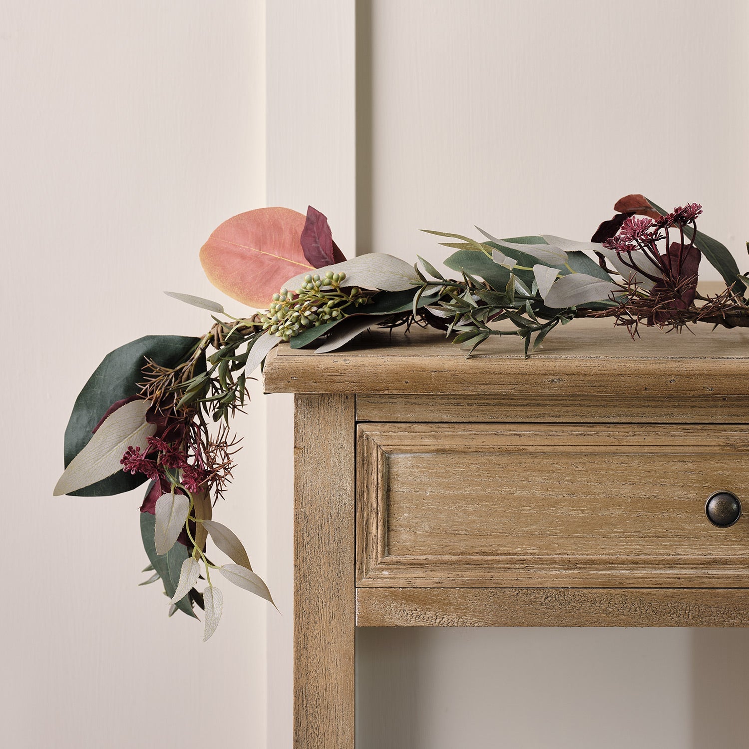 Crisp Leaf Autumn-Winter Wreath & Garland