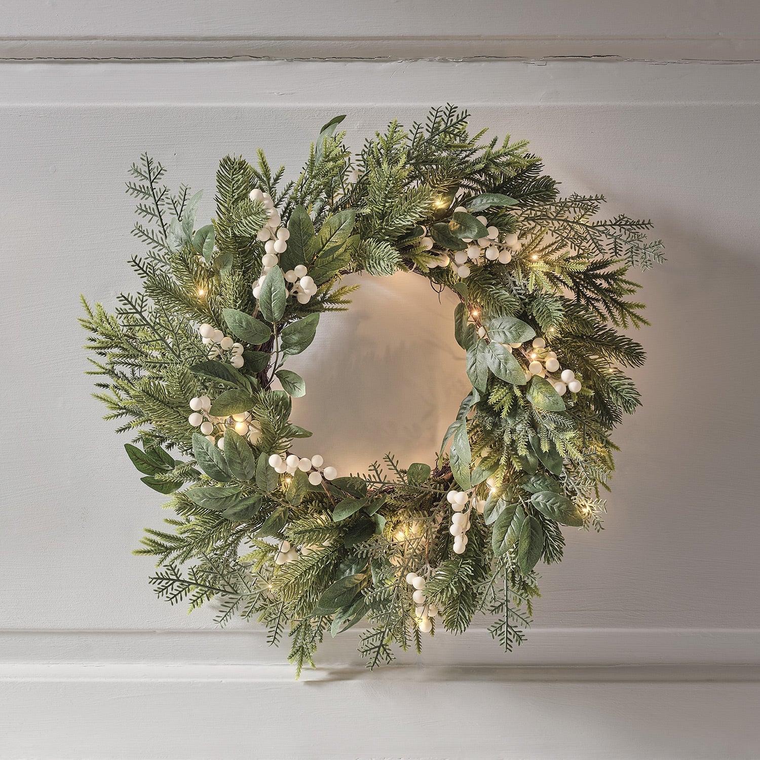50cm Pre Lit White Berry Christmas Wreath