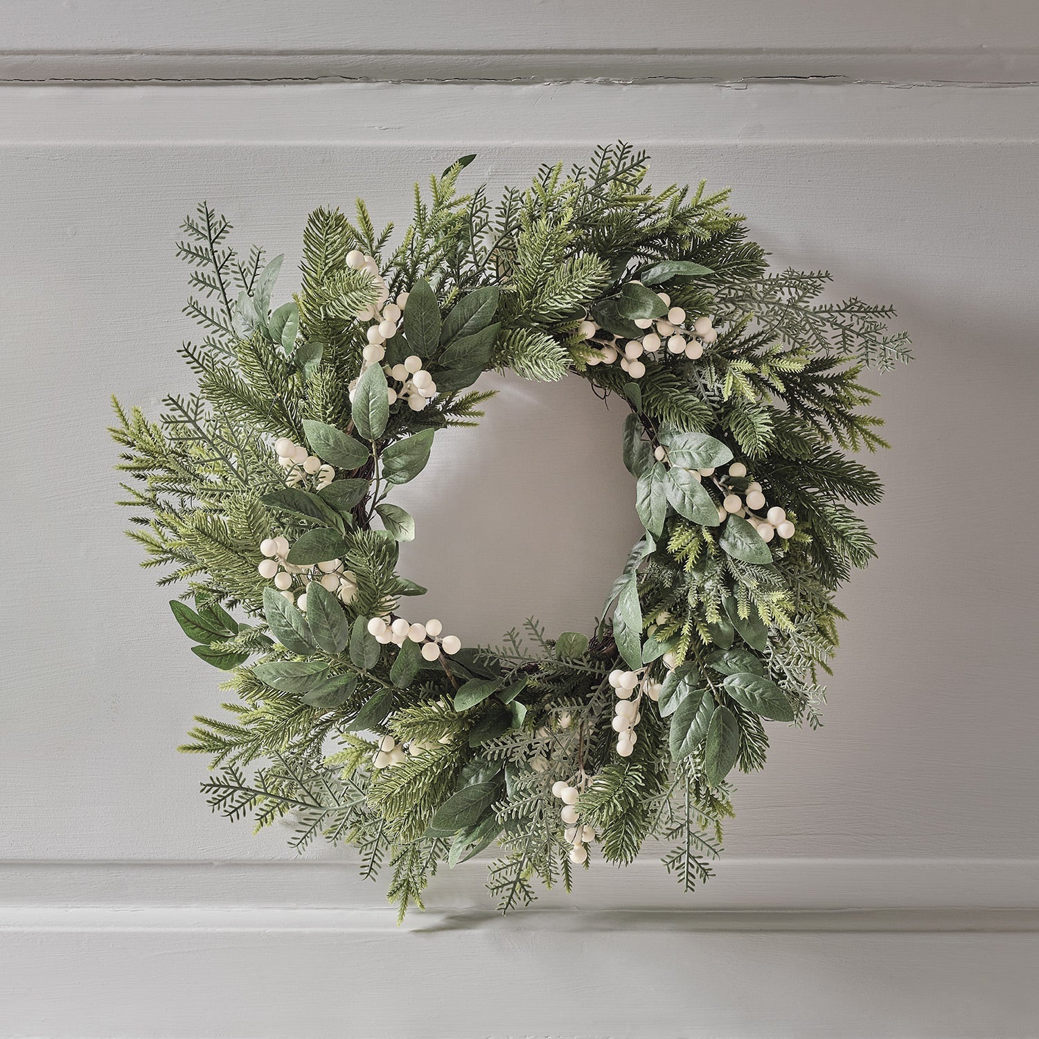 50cm Pre Lit White Berry Christmas Wreath