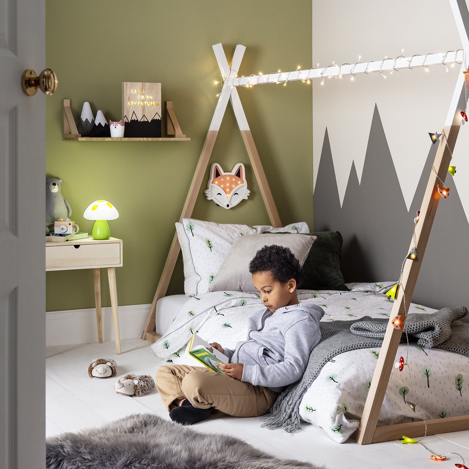 Mr Fox Battery Children's Wall Light