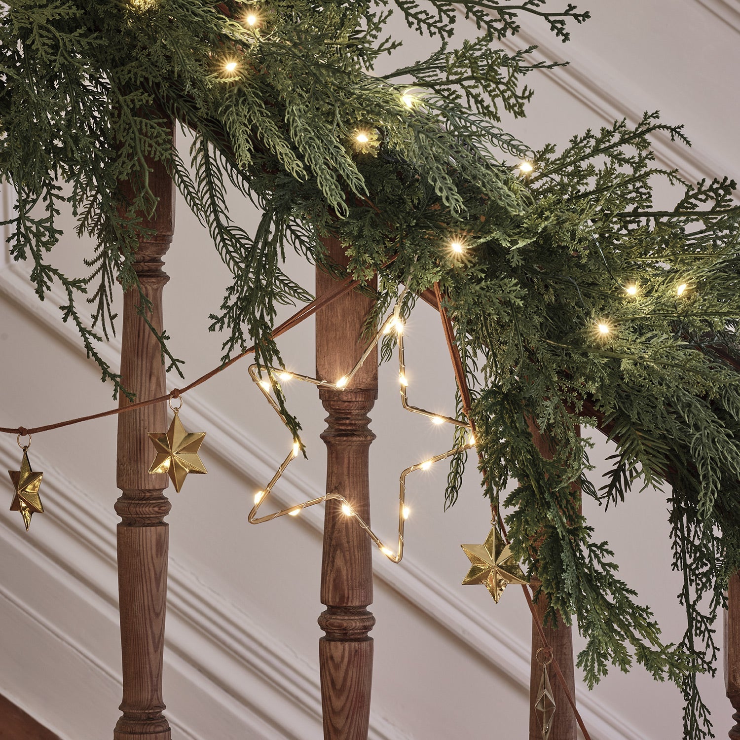 1.8m Deluxe Christmas Foliage Garland