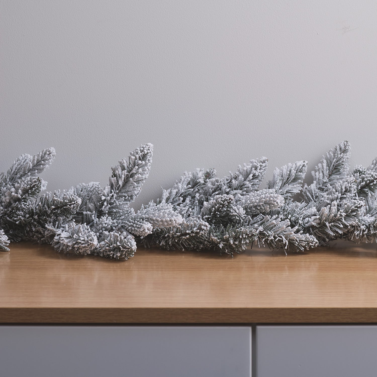 1.5m Pre Lit Snowy Christmas Garland