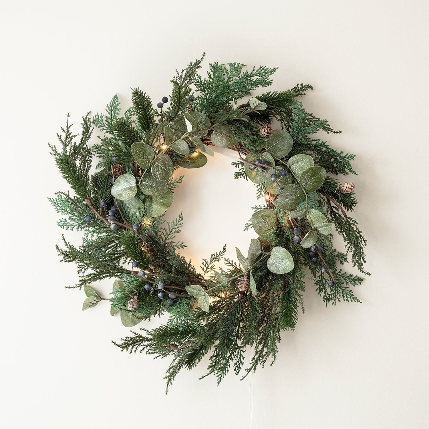 40cm Pre Lit Berry & Pinecone Wreath