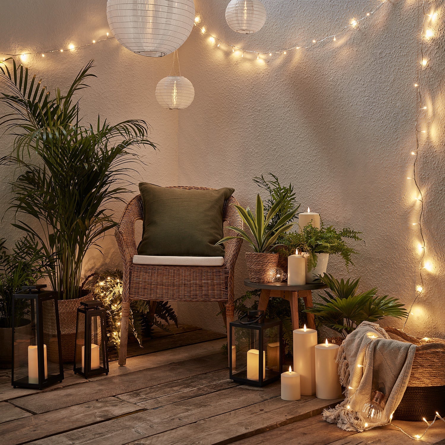 3 Cloud White Miami Solar Lanterns