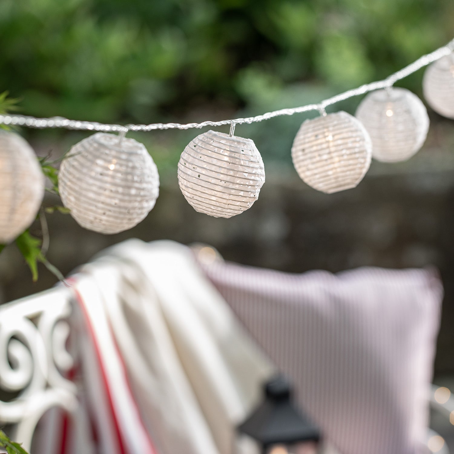 4m Connectable Weather-Resistant Cut Out Lantern (20) Plug in String Lights