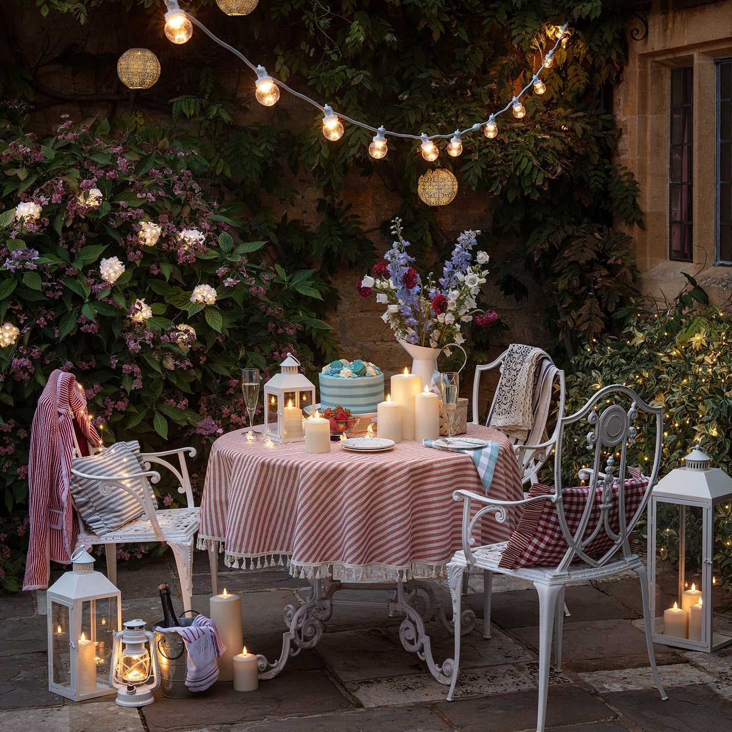 Pro Connect 100m 200 Warm White Connectable Festoon Lights Clear Cap White Cable