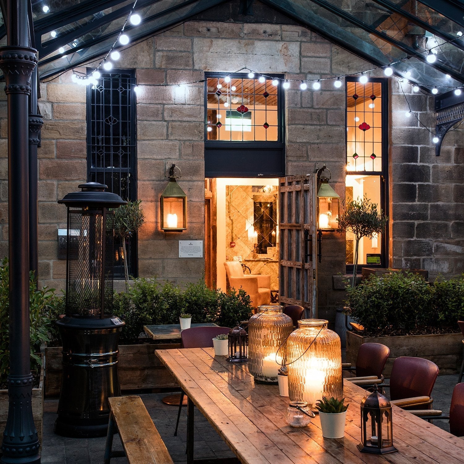 Pro Connect 100m 200 White Connectable Festoon Lights Black Cable