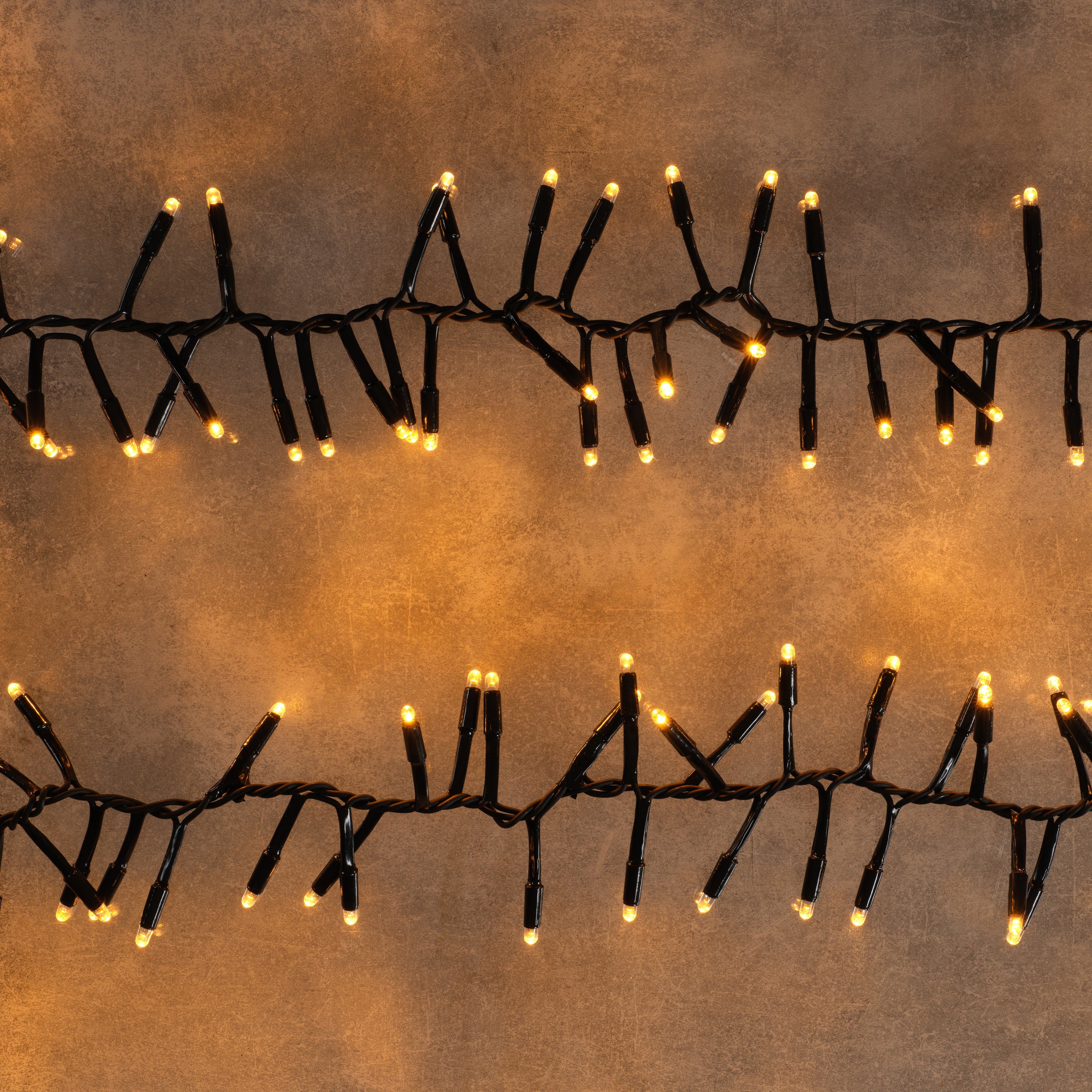 Plus Connect 75m 3750 Traditional Warm White Connectable Cluster Lights Black Cable