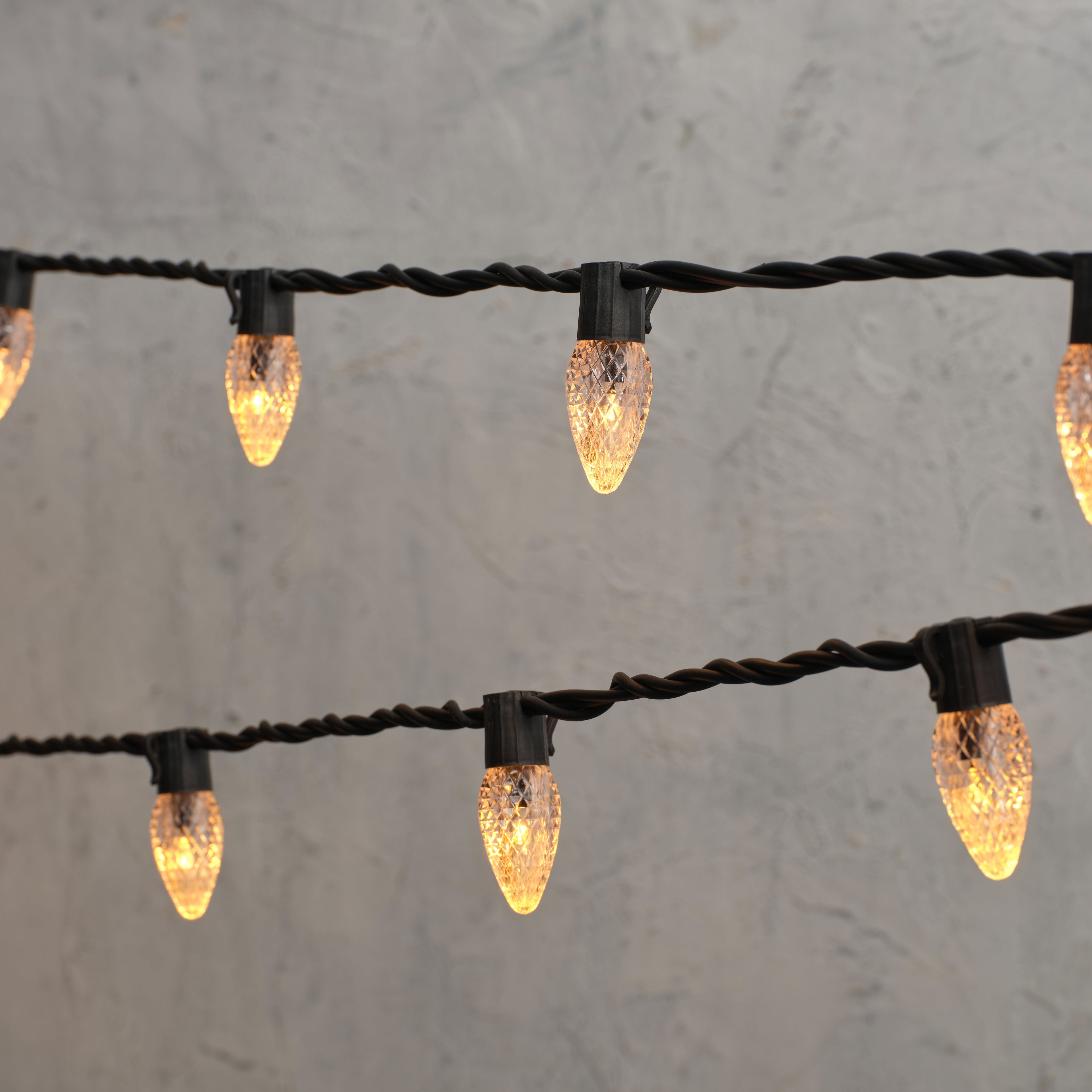 Plus Connect 5m 25 Traditional Warm White Connectable C9 Fairy Lights Black Cable