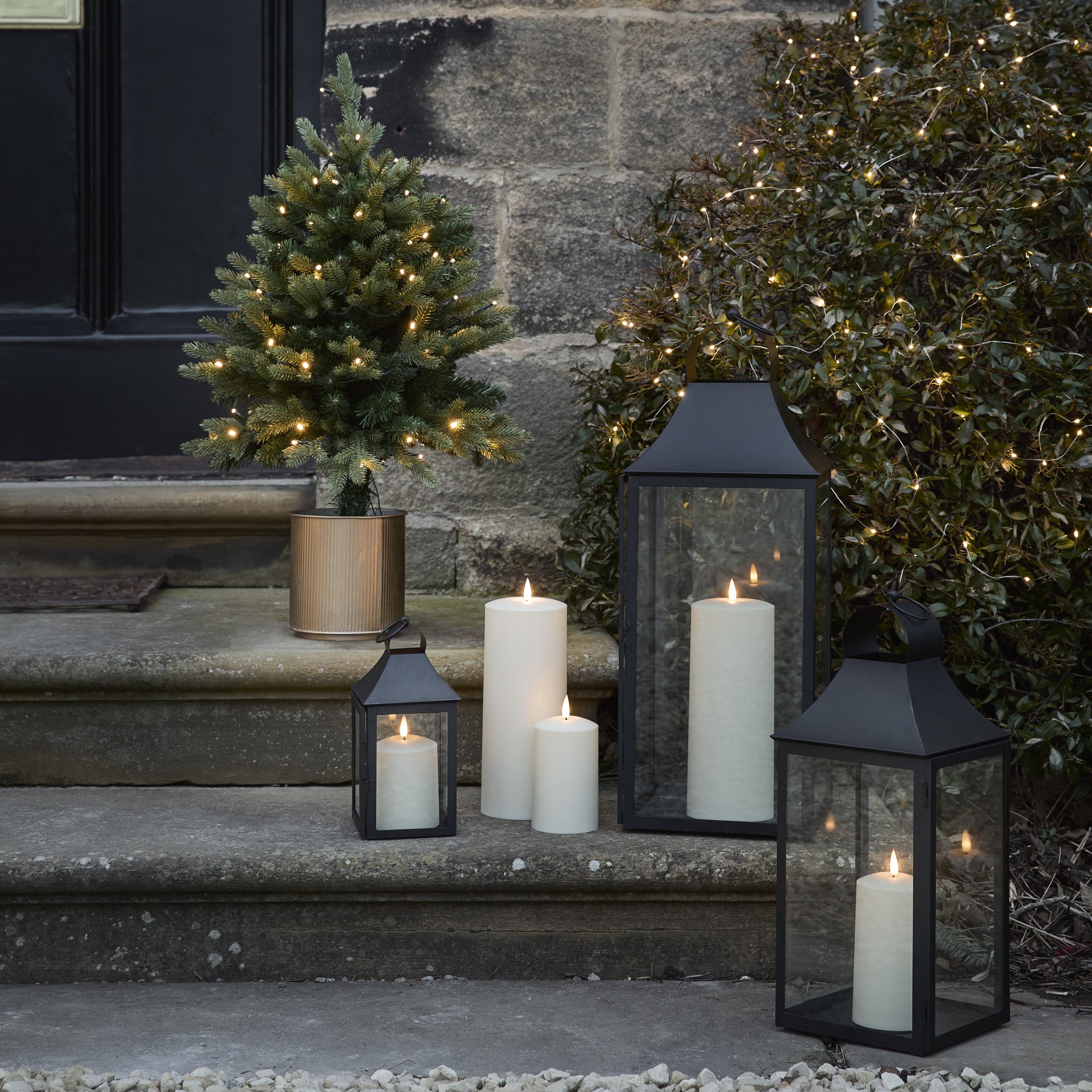 75cm Pre Lit Outdoor Christmas Tree