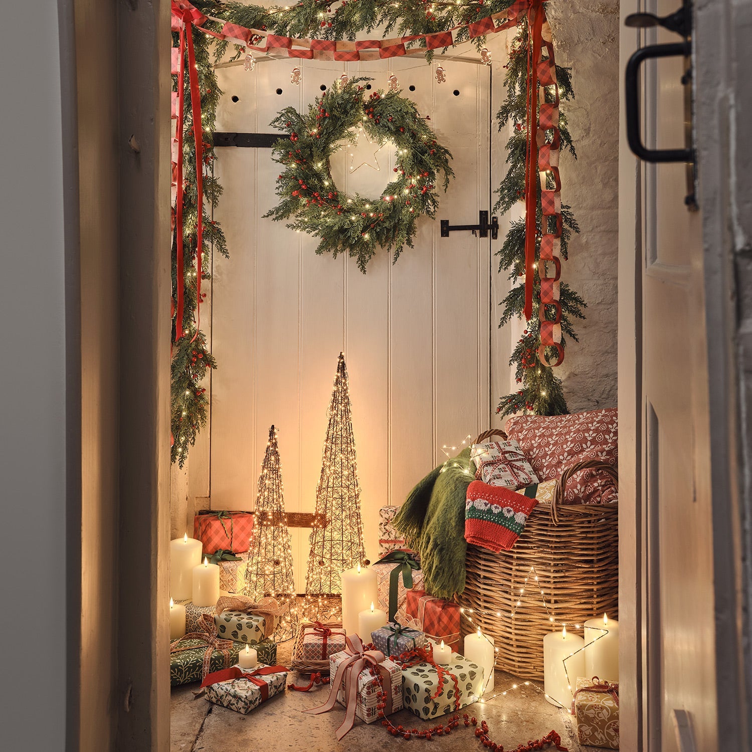 Pre Lit Red Berry Christmas Wreath & Garland