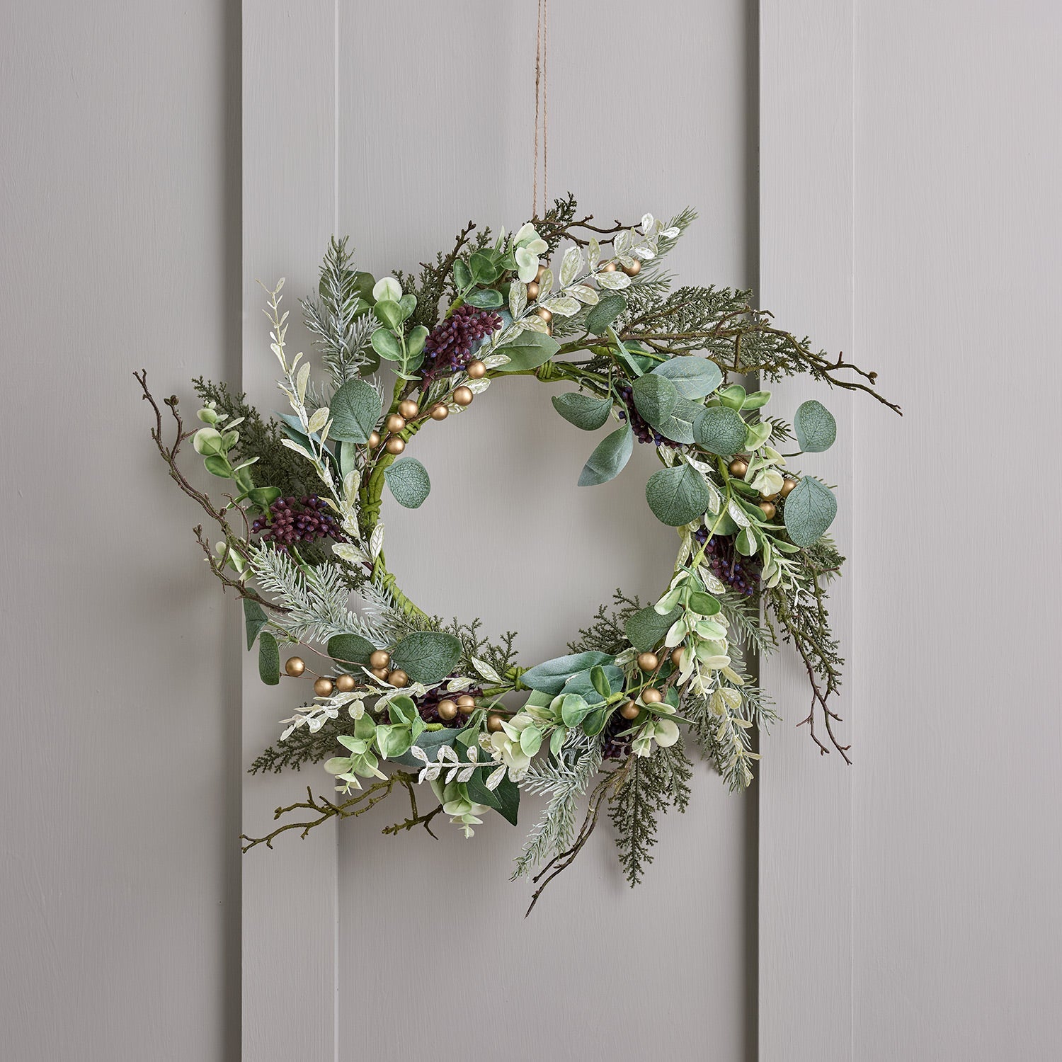 Classic Gold Berry Wreath & Garland