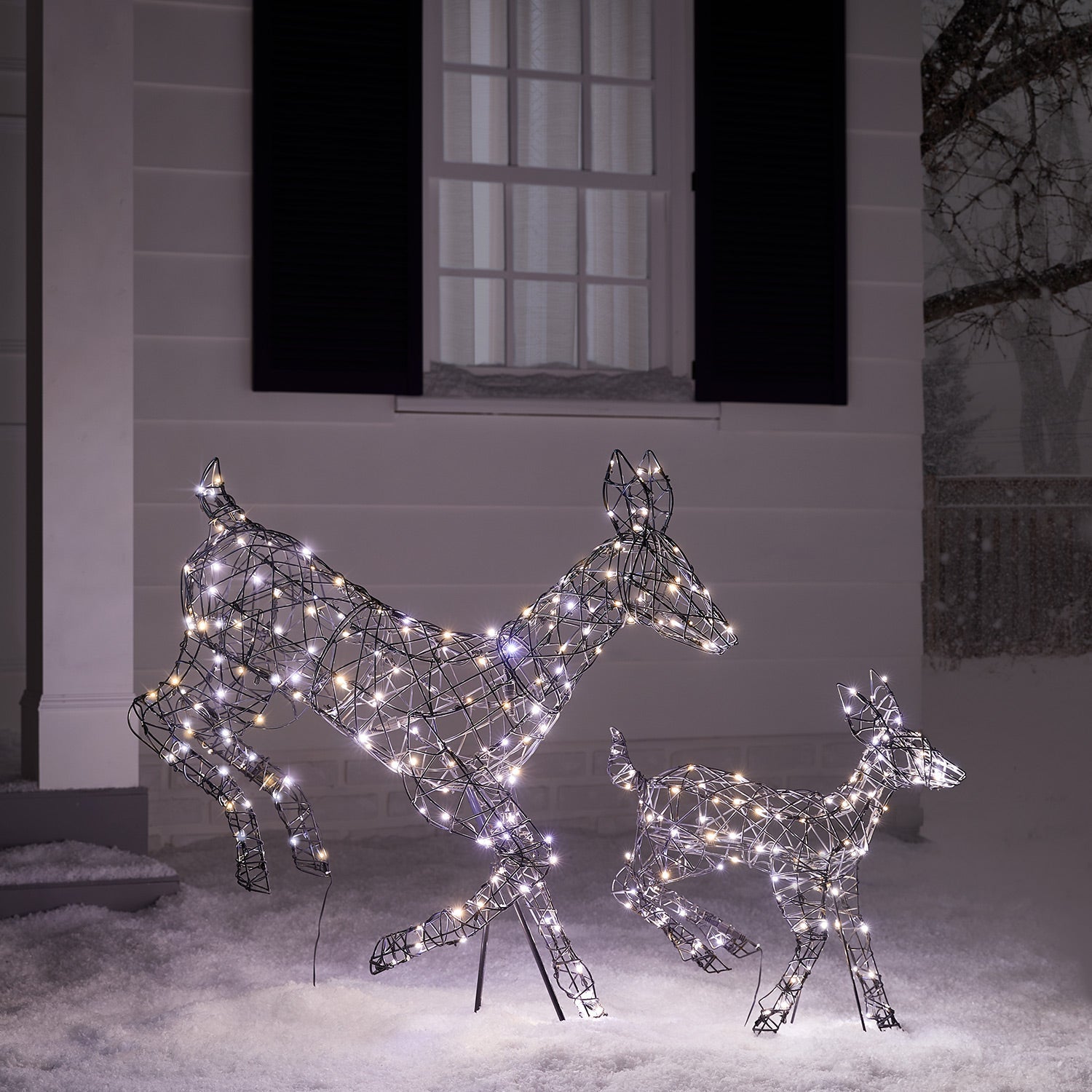 1m Regular Harlow Rattan Doe & Fawn Dual Colour LED Light Up Reindeer Duo