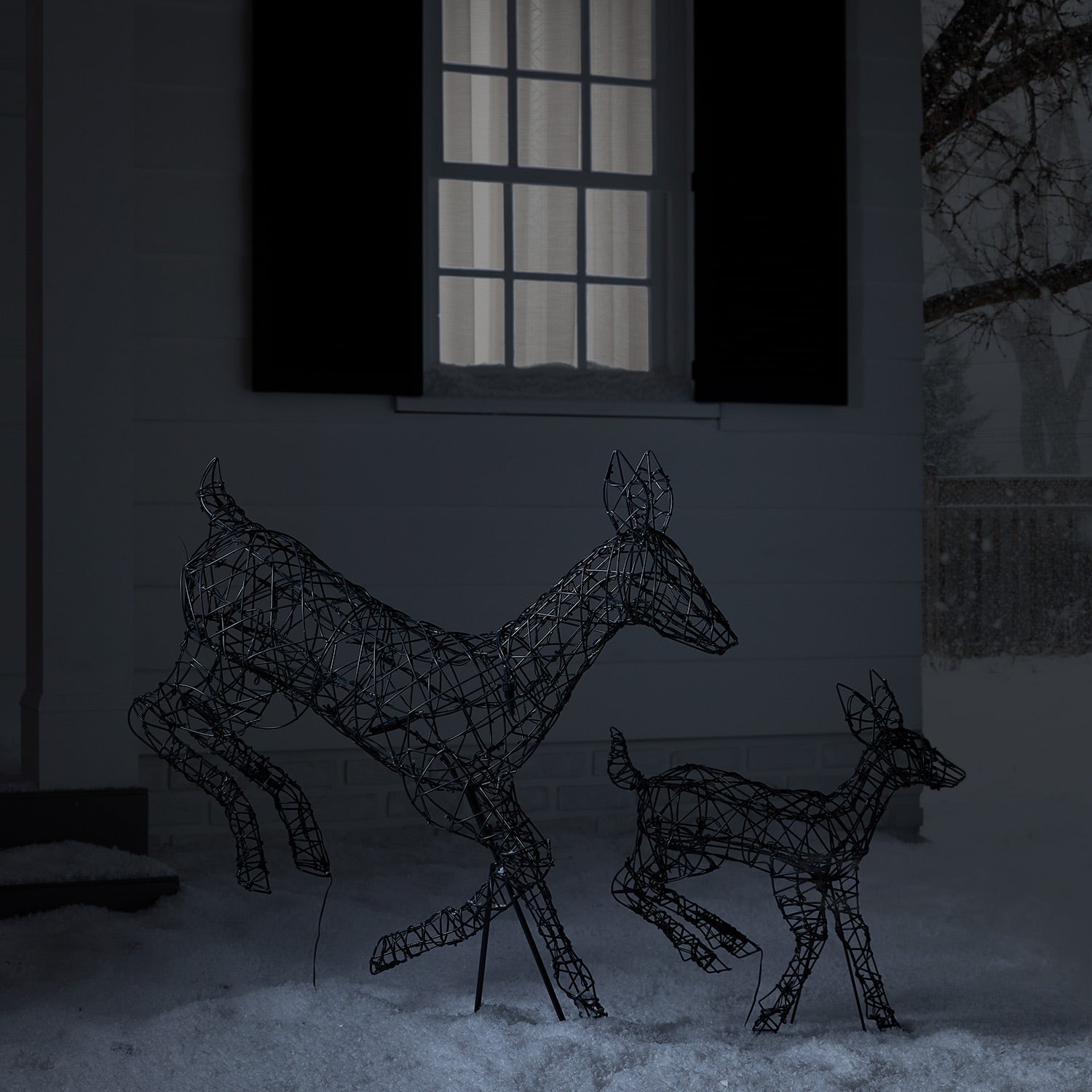 1m Regular Harlow Rattan Doe & Fawn Dual Colour LED Light Up Reindeer Duo