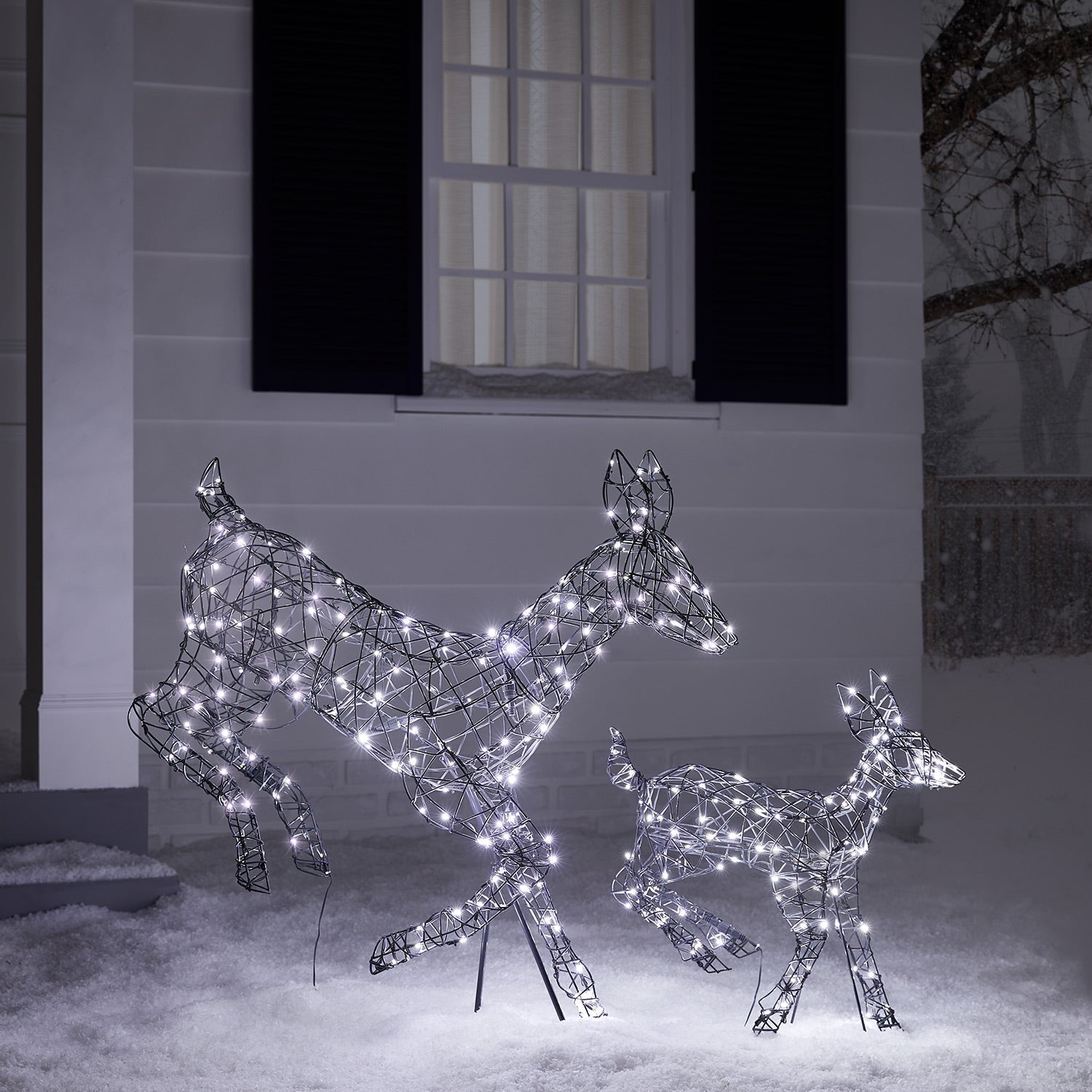 1m Regular Harlow Rattan Doe & Fawn Dual Colour LED Light Up Reindeer Duo