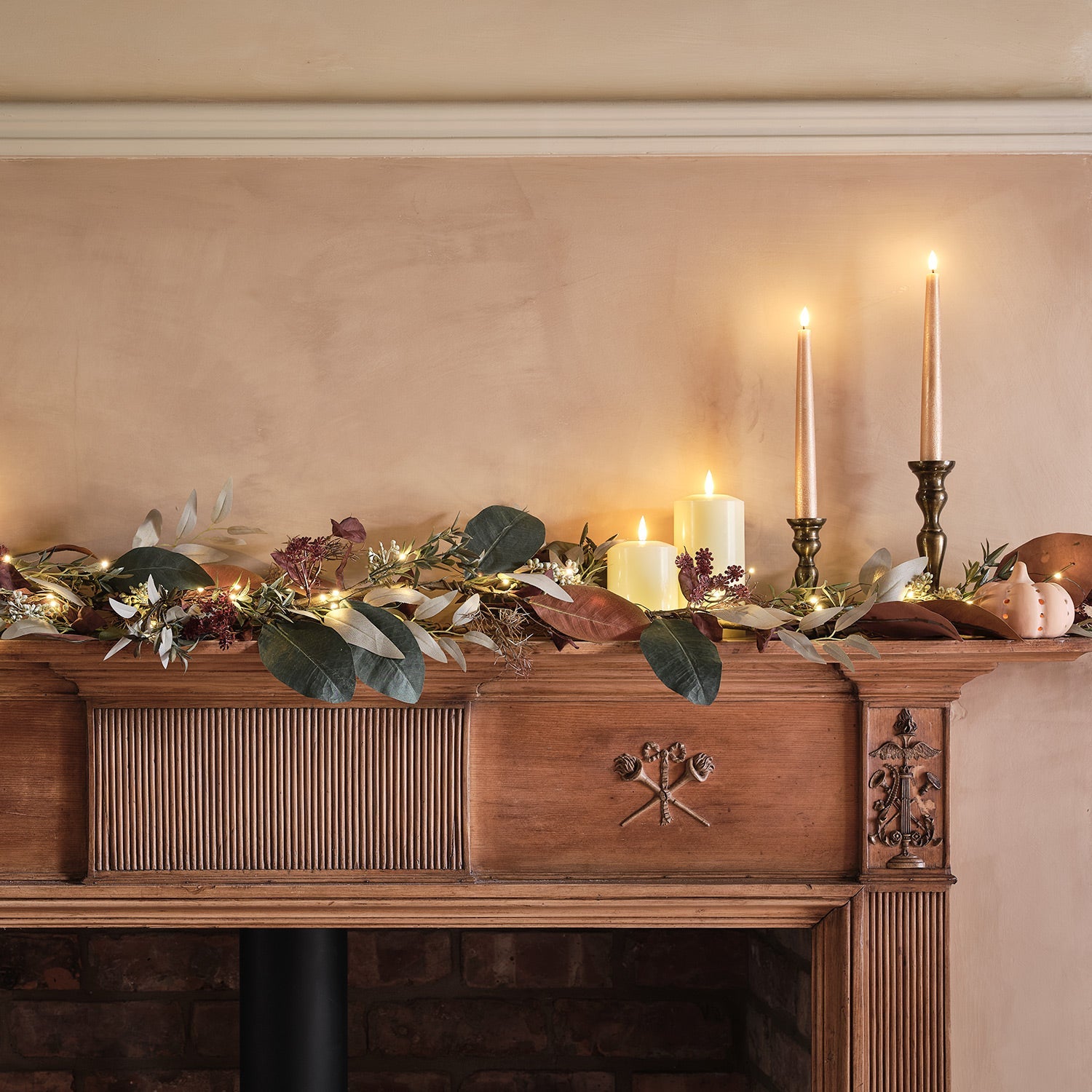 Crisp Leaf Autumn-Winter Wreath & Garland