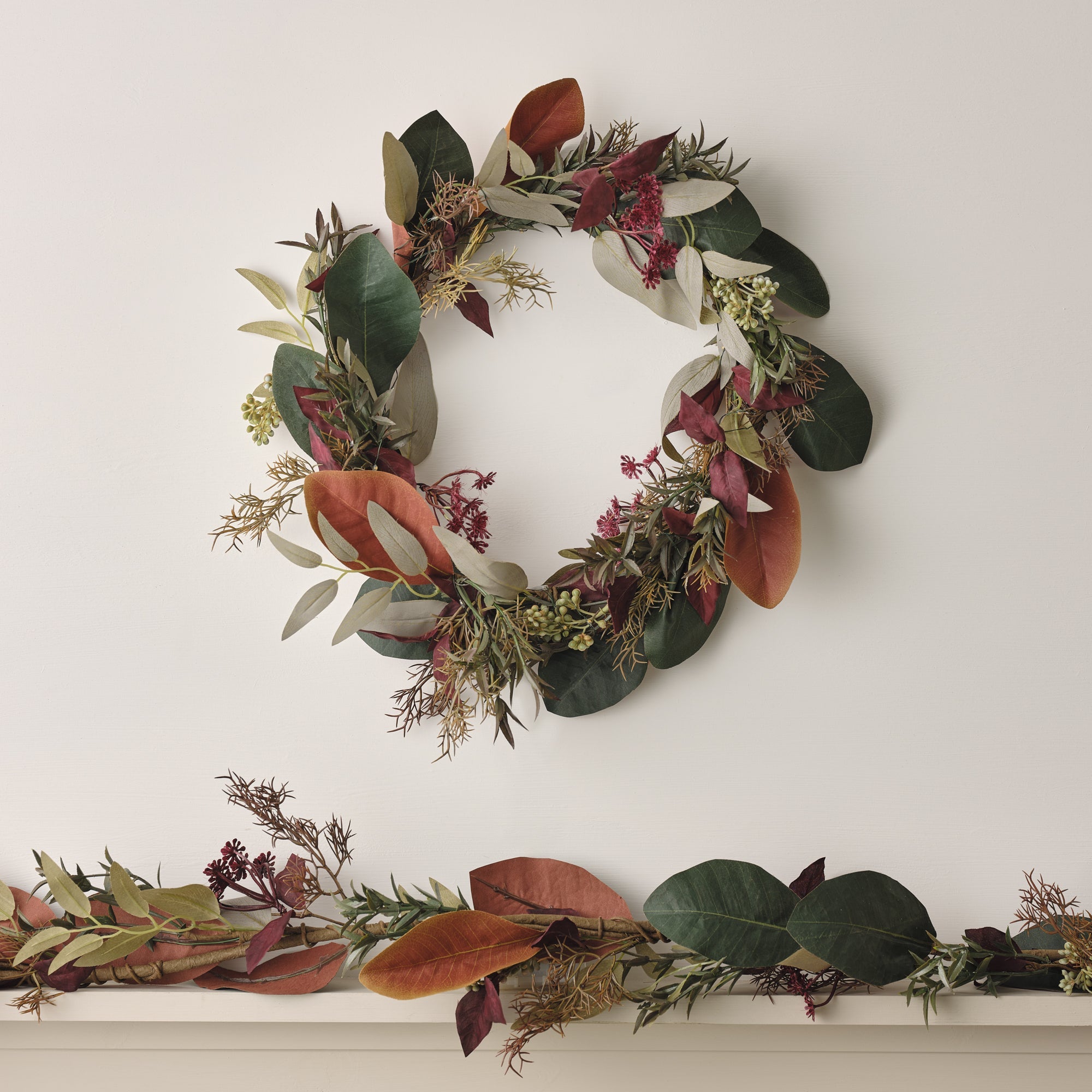 40cm Crisp Leaf Autumn-Winter Wreath